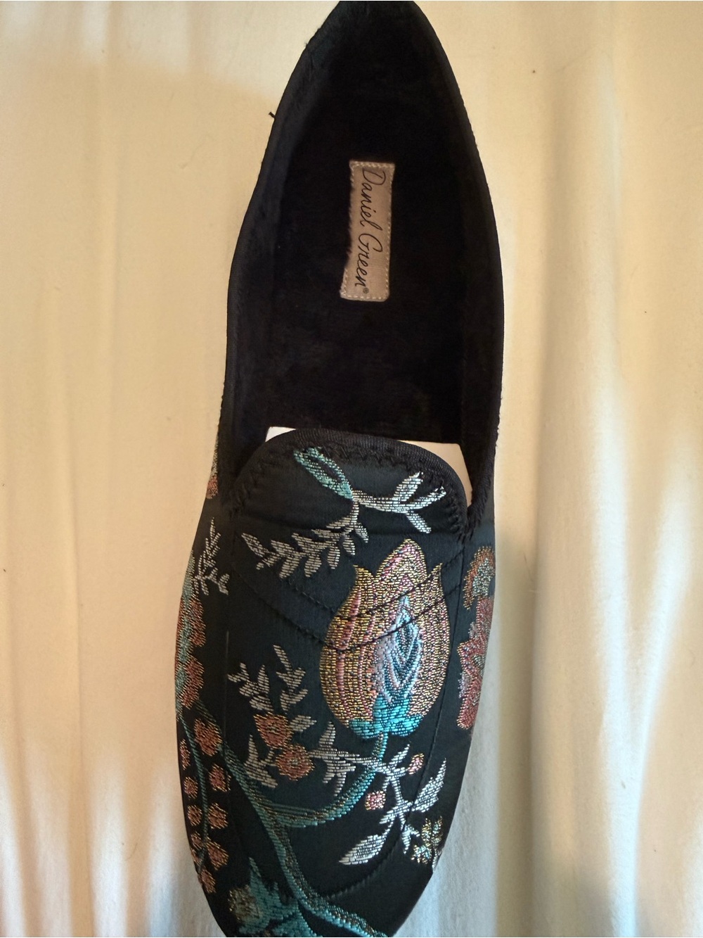 Daniel Green Meg Women's Black Brocade House Slippers Size 8 - Picture 4 of 6